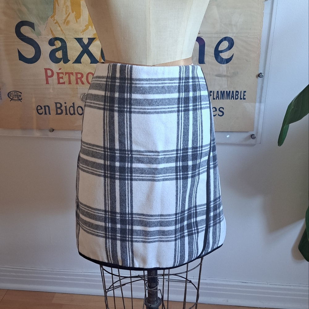 Joe Fresh Plaid Wool Faux leather Mini skirt size 44